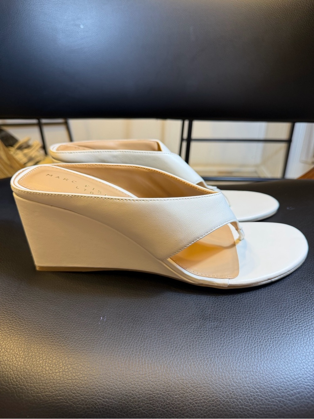 Marc Fisher LTD Udena Wedge Thong Sandal 10M